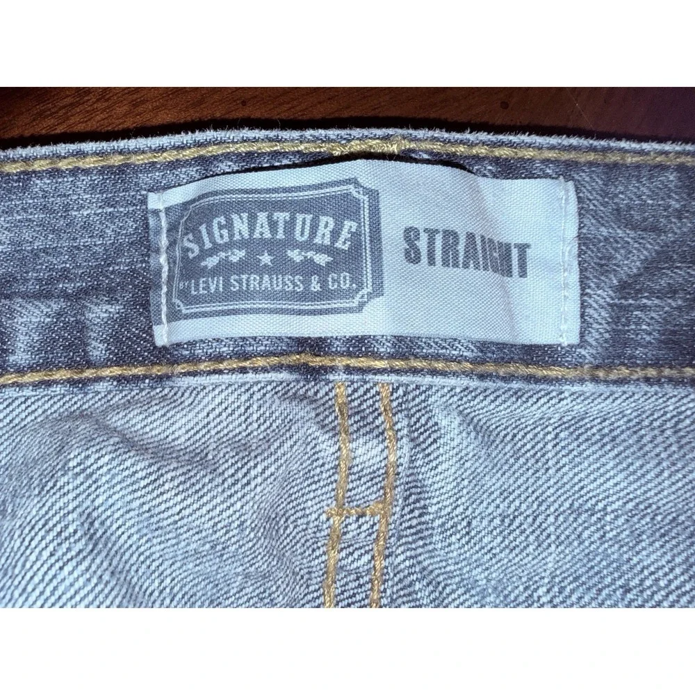 Levi Signature Jeans Mens 38x30*‎ Straight Leg Medium Wash SEE NOTES ON SIZING